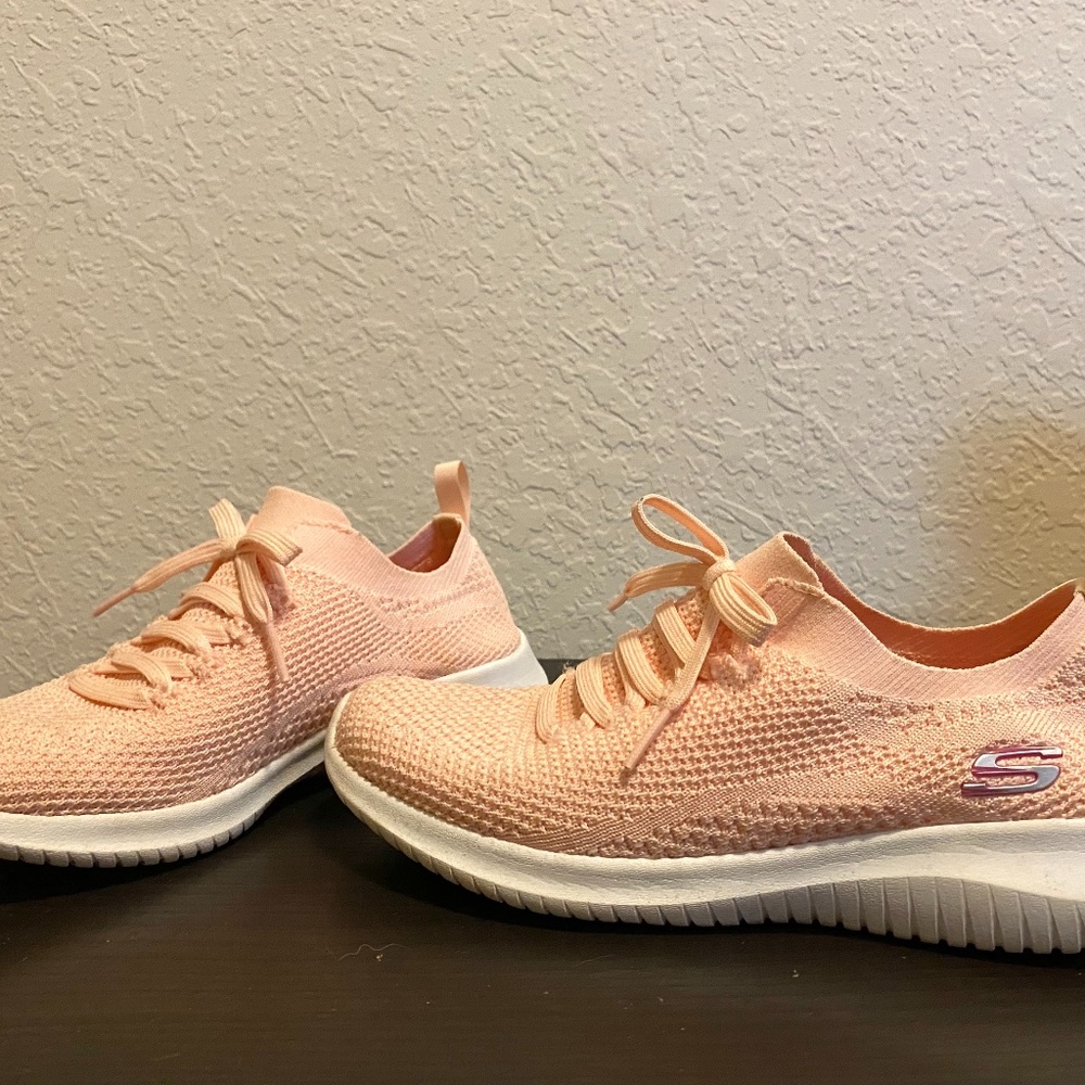 Sketchers memory foam sneakers